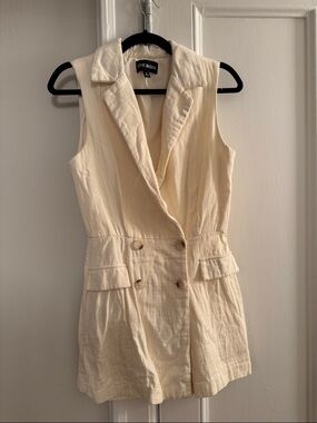 Steve Madden Cream Double-Breasted Sleeveless Linen-Blend Vest Romper